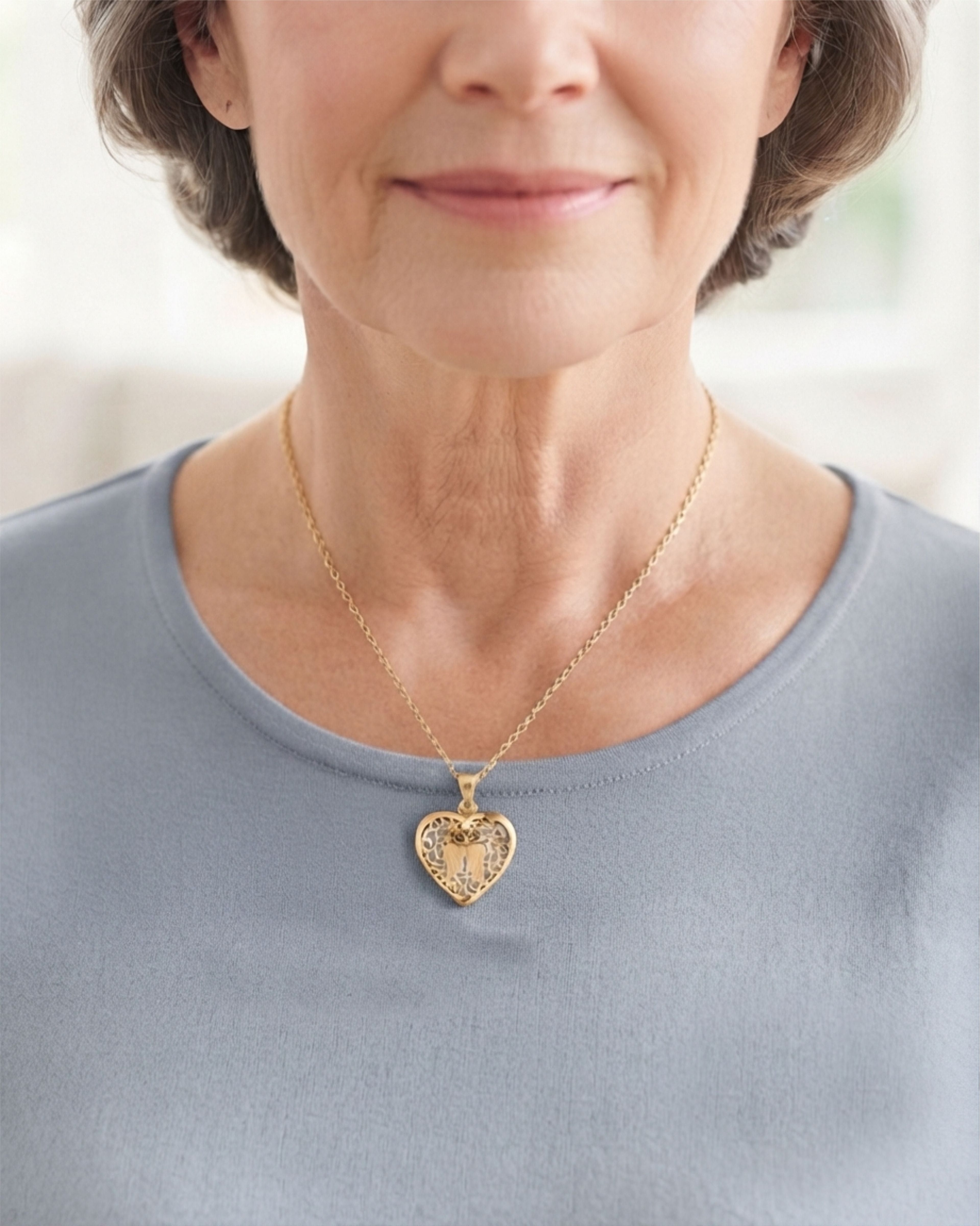 Loved Remembered 'Angel Heart' Gold Locket Urn
