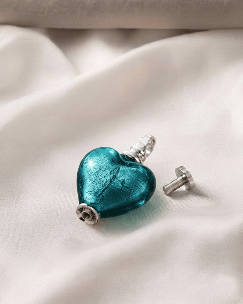 Loved Remembered Murano Glass Heart Urn - December