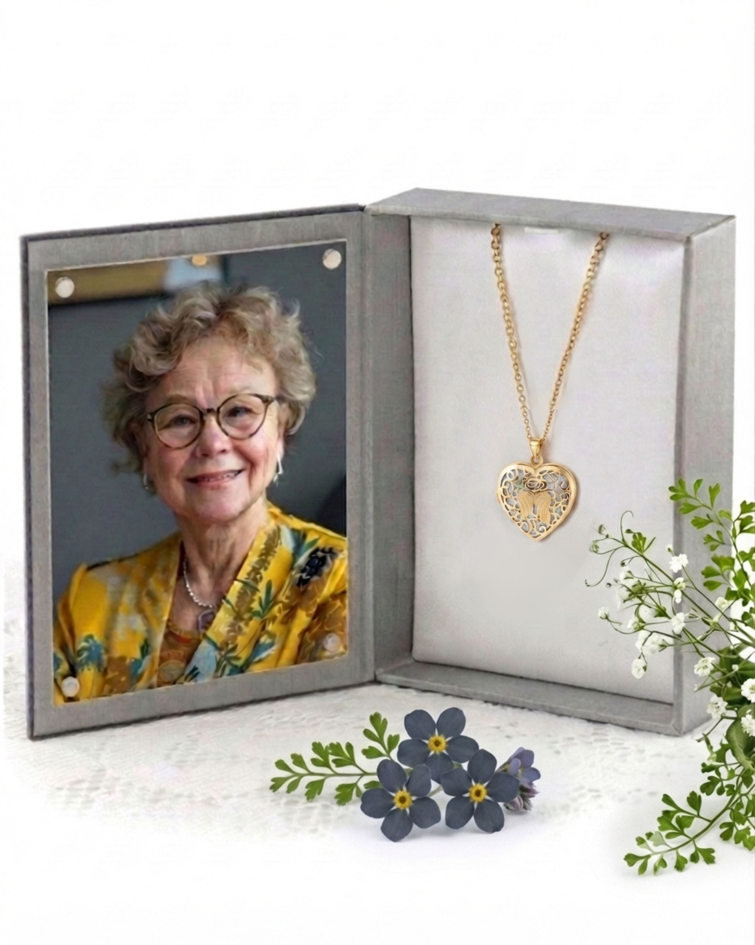 Loved Remembered 'Angel Heart' Gold Locket Urn
