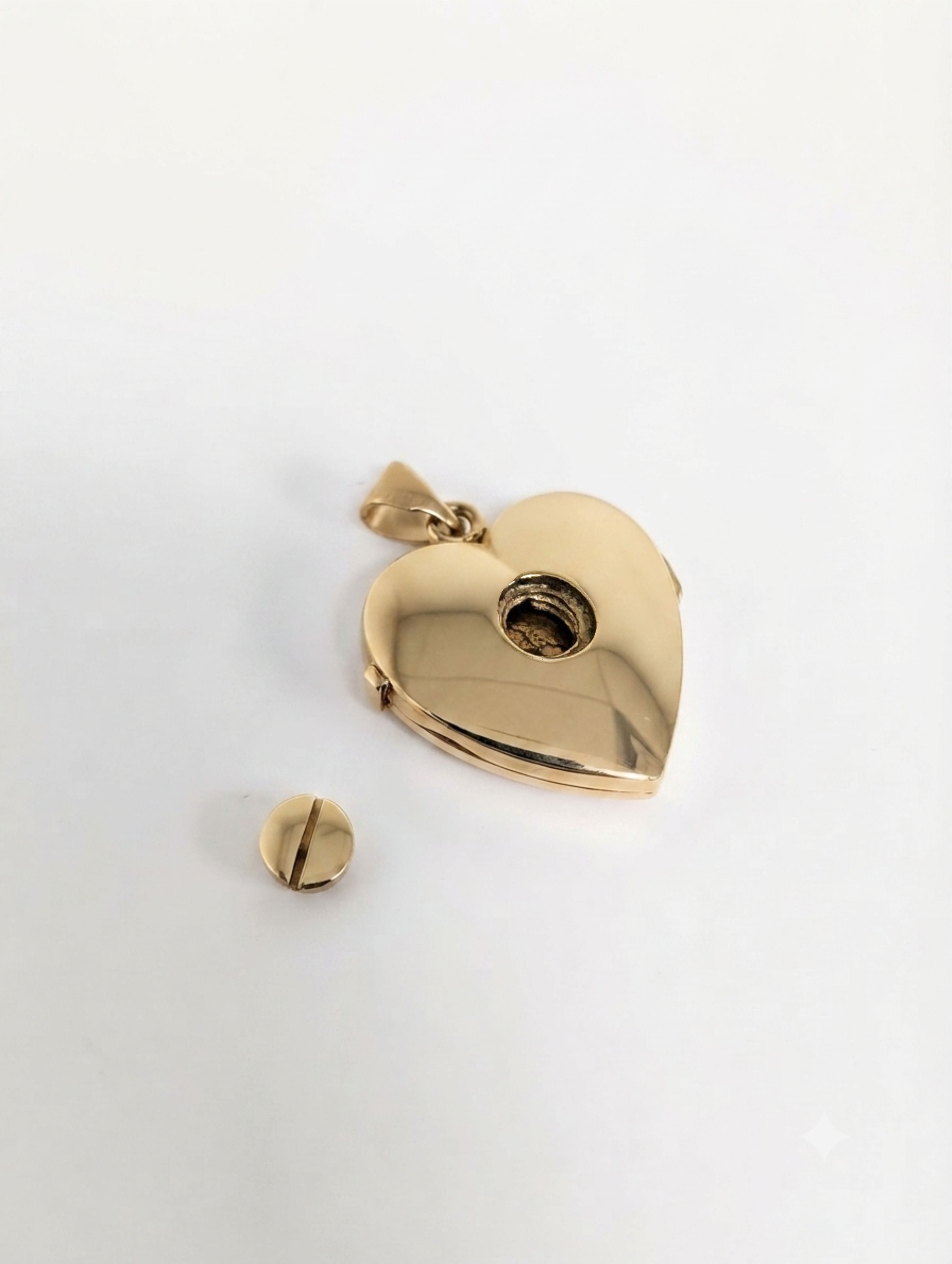 Loved Remembered Gold Heart Locket Urn - Diamond Cut