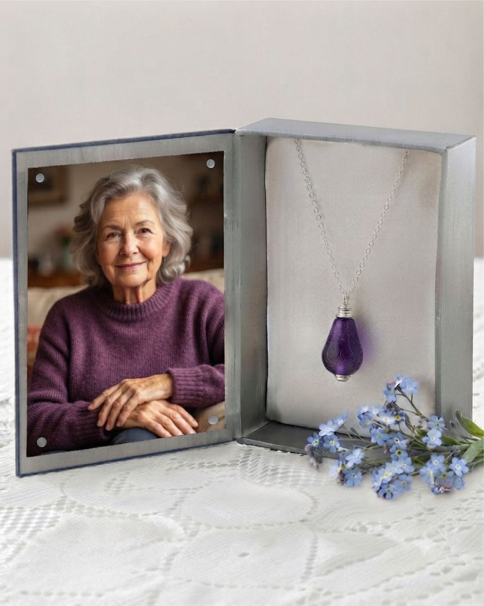 Loved Remembered Murano Glass Drop - 'Majesty'