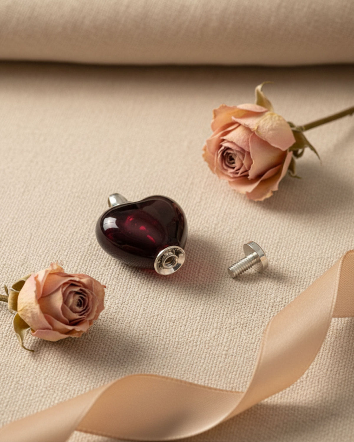 Loved Remembered Murano Glass Heart Urn - January