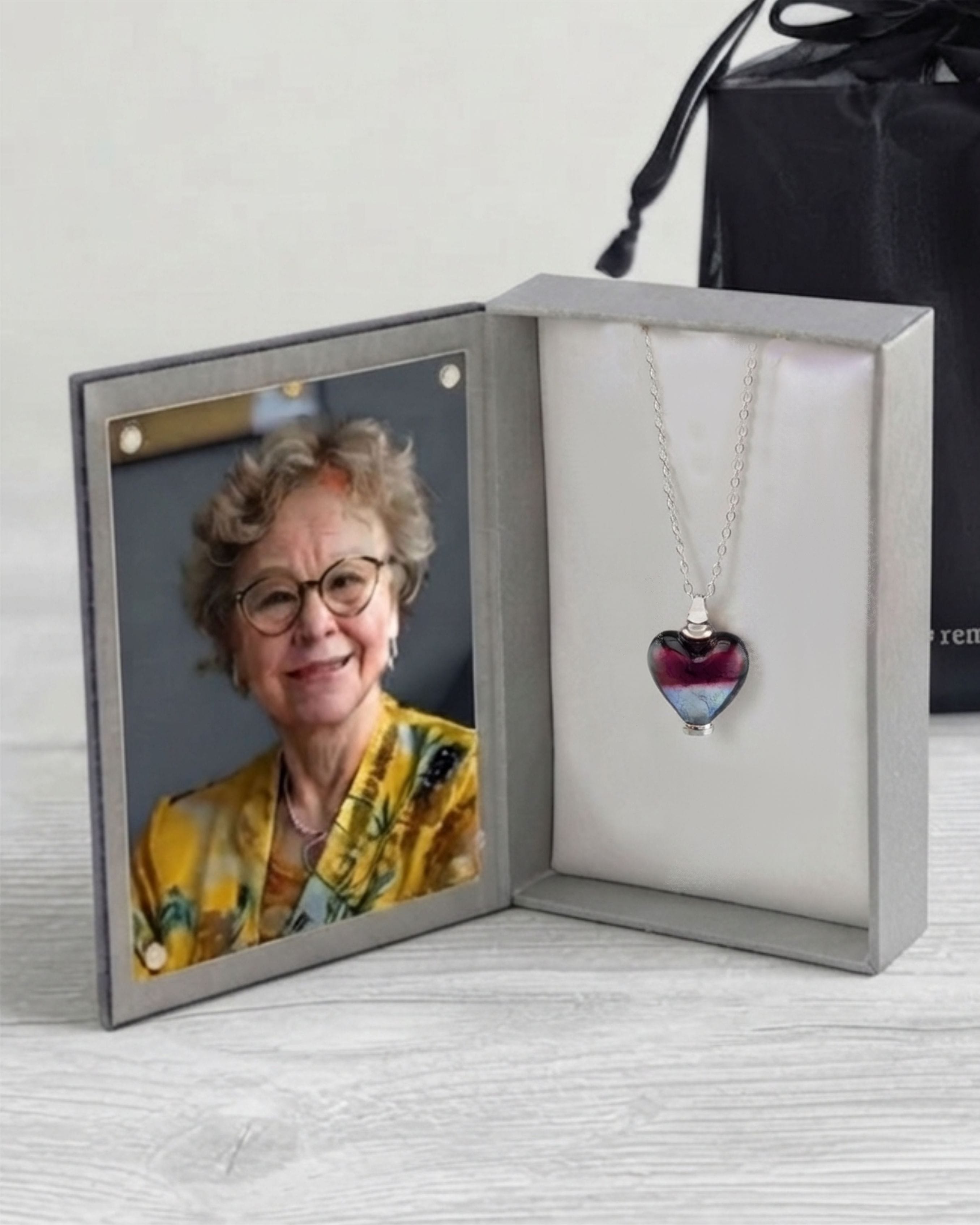 Loved Remembered Murano Glass Heart Urn - 'Joyful Hope'