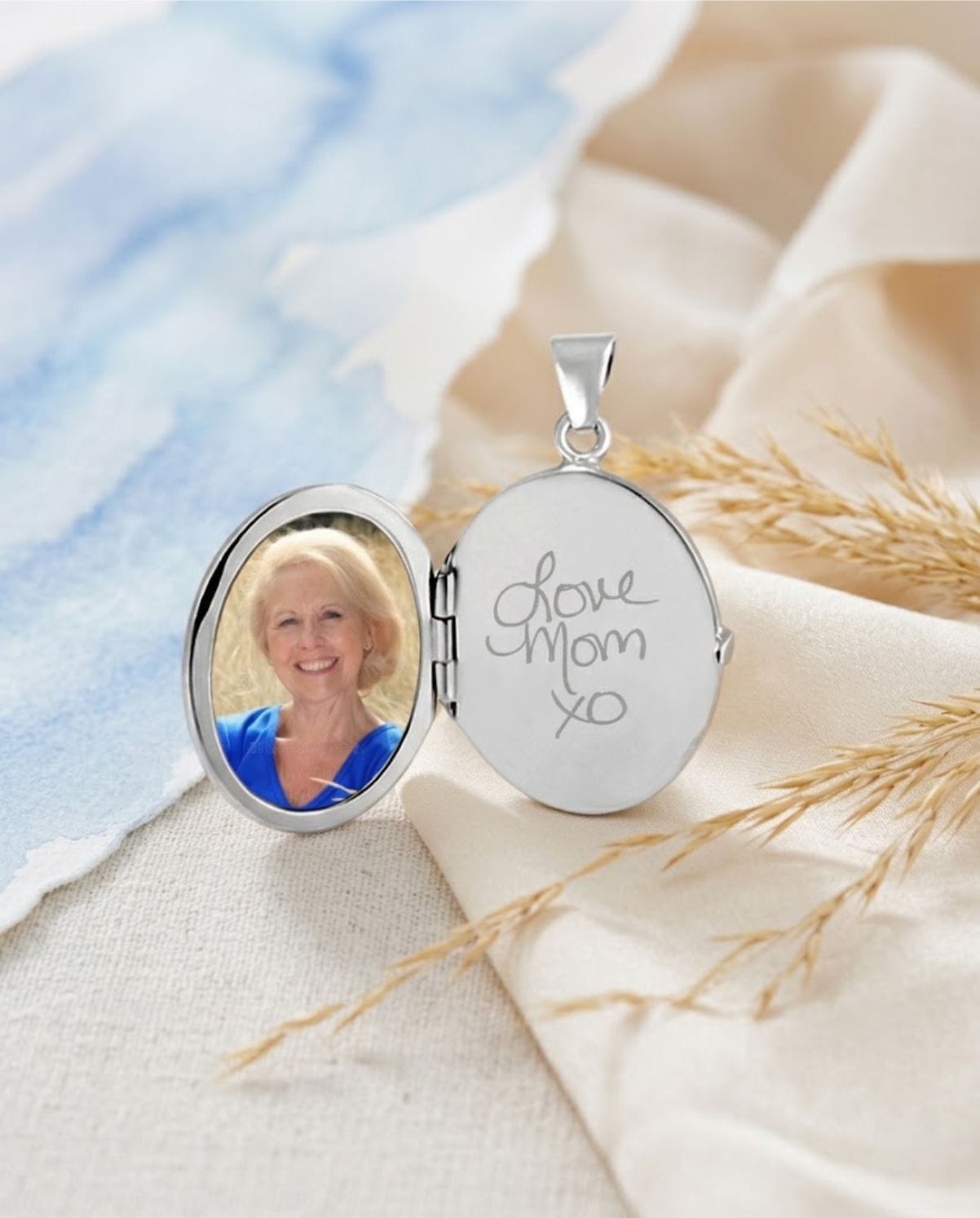 Loved Remembered 'Wildflower' Locket Urn